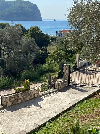 Haus mit Wohnungen zum Verkauf in Buljarica